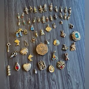 Lot of Assorted Necklaces, Chains, and Pendants.  Total of 166